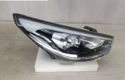 Фара правая для Hyundai ix35 2015 года на фотографиях