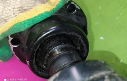 Карданный вал передний для Volkswagen Touareg 2004 года на фотографиях