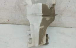 Бачок стеклоомывателя передний для Nissan X-Trail 2022 года на фотографиях