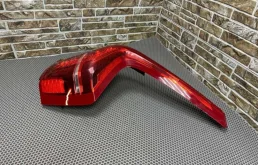 Фонарь правый для Volvo XC90 2017 года на фотографиях