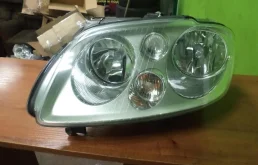 Фары для Volkswagen Caddy 2005 года на фотографиях