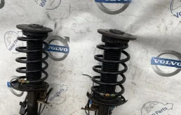 Амортизатор передний правый для Volvo S80 2008 года на фотографиях
