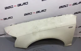 Крыло левое для Audi A6 2001 года на фотографиях