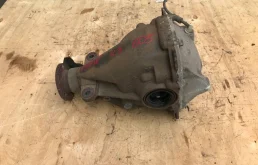 Редуктор заднего моста для Mitsubishi Pajero 2010 года на фотографиях