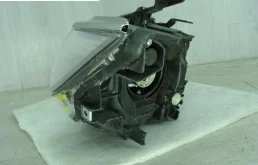 Фара левая для Toyota Camry 2017 года на фотографиях