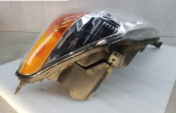 Фара ксенон правая для Toyota Land Cruiser 2014 года на фотографиях