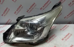 Фары для Toyota Avensis 2018 года на фотографиях