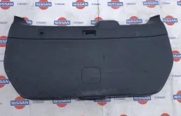 Обшивка двери багажника для Nissan X-Trail 2010 года на фотографиях