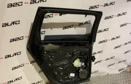 Дверь задняя левая для Volkswagen Passat 2005 года на фотографиях