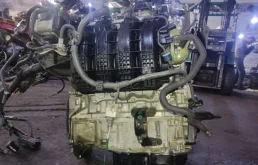 Двигатель без навесного для Toyota Camry 2018 года на фотографиях