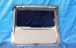 Крышка багажника для Nissan X-Trail 2000 года на фотографиях