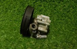 Насос ГУР для Nissan Almera 2018 года на фотографиях