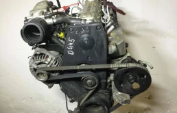 Двигатель без навесного для Opel Astra 1996 года на фотографиях