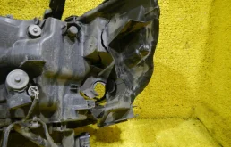 Фара правая для Toyota Land Cruiser 2021 года на фотографиях