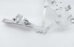 Петля капота левая для BMW 5er на фотографиях