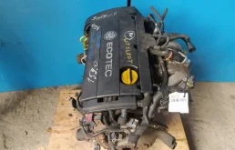 Двигатель без навесного для Opel Astra 2003 года на фотографиях