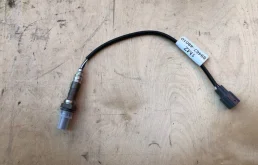 Лямбда-зонд (верхний) для Lexus RX на фотографиях