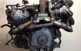 Двигатель для Audi A6 1998 года на фотографиях