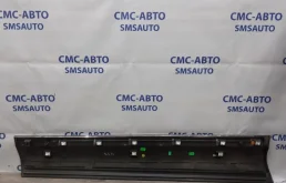 Мотор стеклоподъемника передний правый для Volkswagen Touareg 2017 года на фотографиях