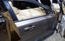 дверь передняя правая для Volvo XC70 BZ 2007-2016