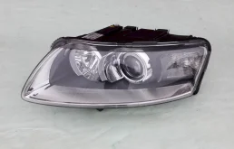 Фара левая для Audi A6 2004 года на фотографиях