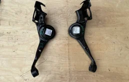 Рычаг продольный задний левый для Toyota RAV4 2004 года на фотографиях