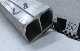 Усилитель переднего бампера для Toyota Land Cruiser 2012 года на фотографиях