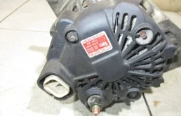 Генератор для Hyundai Tucson 2005 года на фотографиях