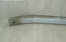 Усилитель бампера передний верхний для Opel Astra 2005 года на фотографиях