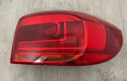 Фонарь внешний правый для Volkswagen Tiguan 2010 года на фотографиях