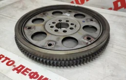 Редуктор заднего моста для Mitsubishi Pajero 1997 года на фотографиях