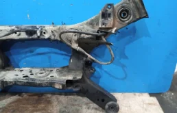 Подрамник двигателя для Nissan Murano 2002 года на фотографиях