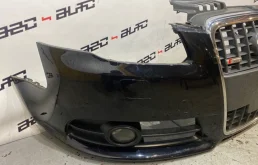 Решетка радиатора для Audi A4 2004 года на фотографиях