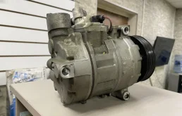 Компрессор кондиционера для Audi A4 2000 года на фотографиях