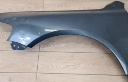 Крылья для Volkswagen Touareg 2002 года на фотографиях