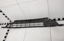 Решетка переднего бампера для Toyota RAV4 2015 года на фотографиях