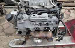 Двигатель для Mercedes-Benz C class 2001 года на фотографиях