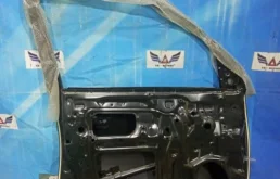 Дверь передняя левая для Toyota Land Cruiser 2014 года на фотографиях