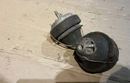 Подушка двигателя передняя левая нижняя для Volvo XC90 на фотографиях