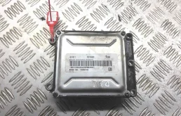 Блок управления двигателем для Opel Vectra 2000 года на фотографиях