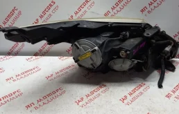 Фары для Toyota Avensis 2018 года на фотографиях