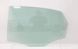 Стекло двери заднее левое для Volkswagen Polo 2020 года на фотографиях