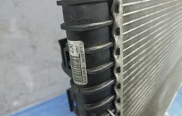 Радиатор охлаждения ДВС для Audi A4 2014 года на фотографиях