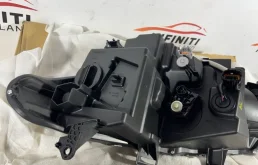 Фара правая для Infiniti QX 2018 года на фотографиях