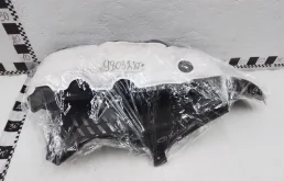 Подкрылок передний правый для Toyota Land Cruiser 2021 года на фотографиях