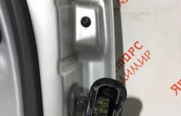 Дверь передняя левая для Audi A4 2001 года на фотографиях