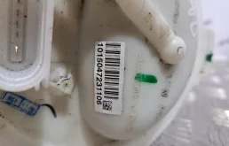 Топливный насос для Volkswagen Passat 2009 года на фотографиях