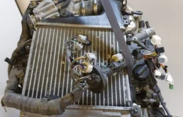 Двигатель без навесного для Toyota Hilux Pick Up 2006 года на фотографиях