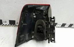 Фонарь правый для Toyota Land Cruiser 2018 года на фотографиях