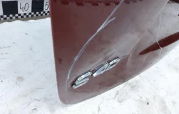 Крышка багажника для Volvo S40 2012 года на фотографиях